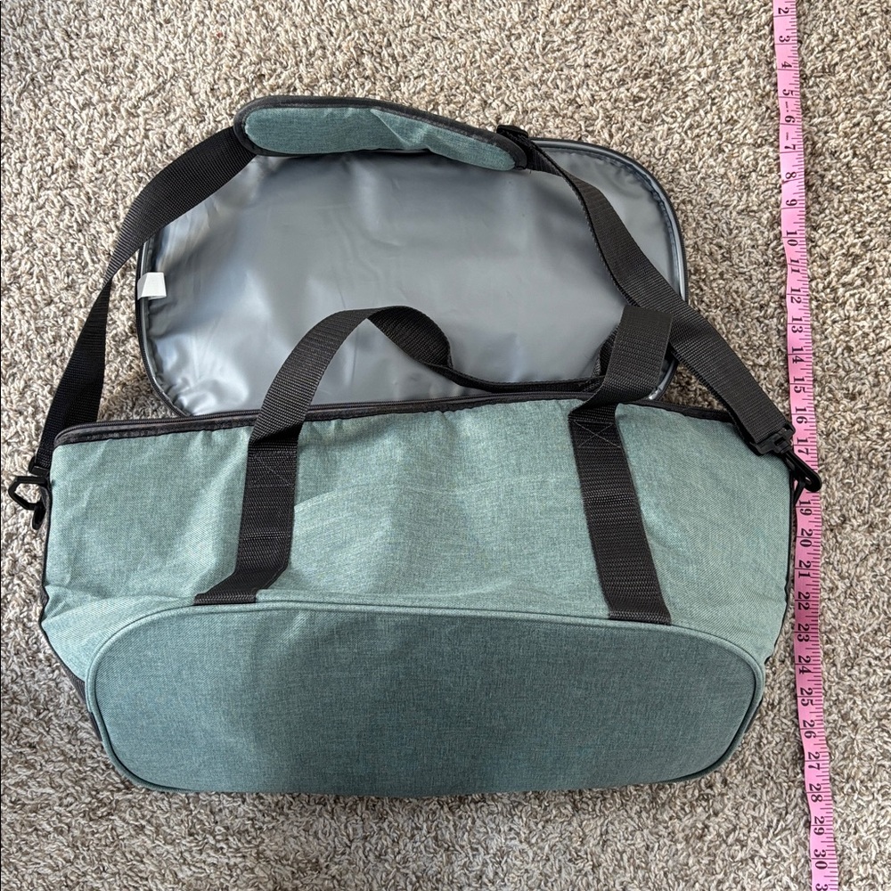 DSW Green and Grey Insulated Duffle Cooler - Picture 11 of 12